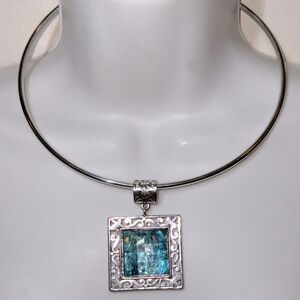 Choker Necklace with Pendant/Faux Silver Choker & Pendant w/Shades of Blue/GUC